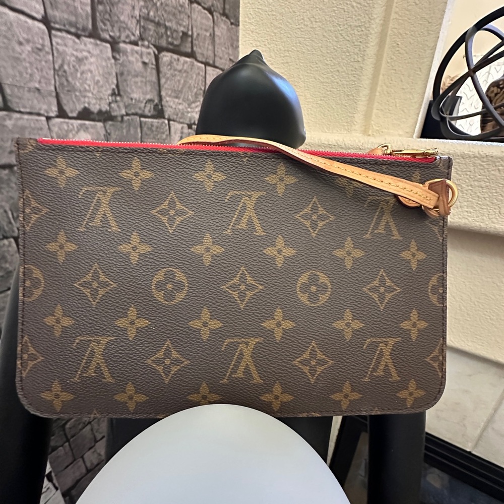 Louis Vuitton Neverfull Monogram Pouch Small Brown Canvas Very Good Condition